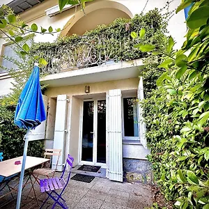 Etoile Apartment